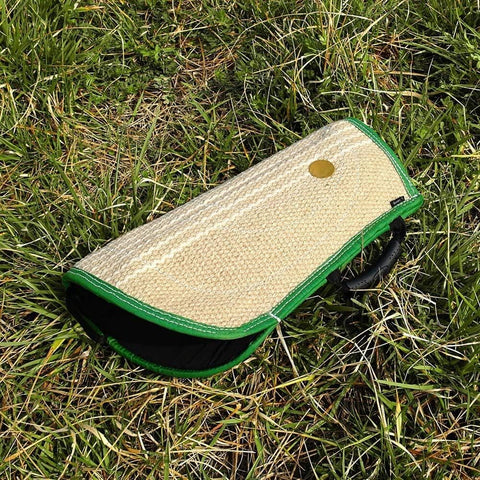 Sisal wheel for pets on grass