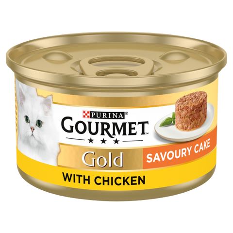 Purina Gourmet Gold Savoury Cake with Chicken cat food can on a white background