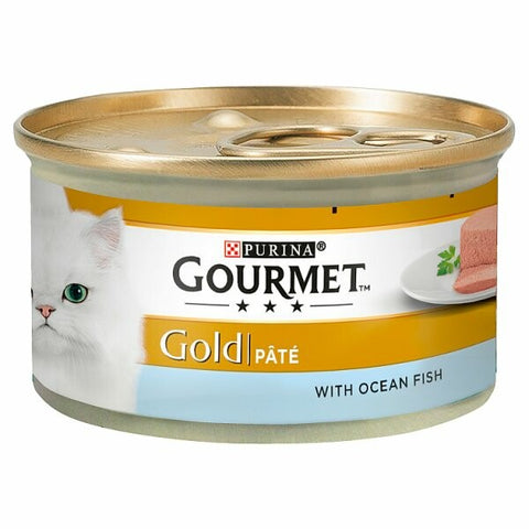 Can of Purina Gourmet Gold Páté with ocean fish on a white background
